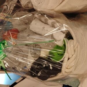 Baby shower gift basket neutral